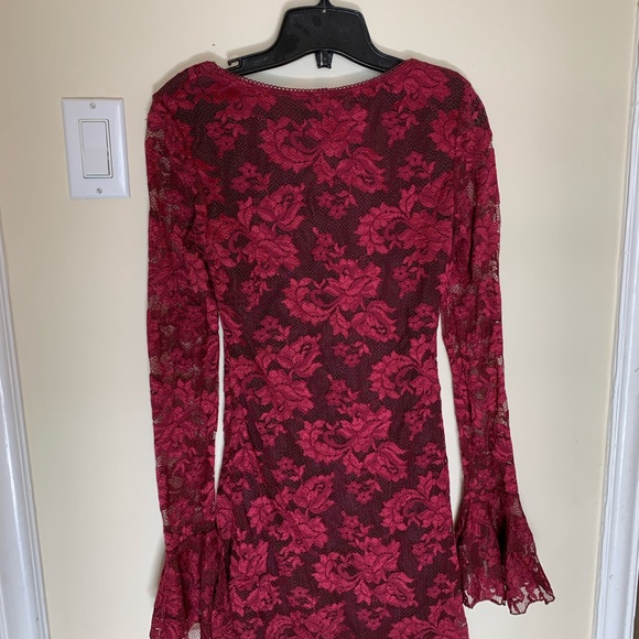 GUESS Lace Cocktail Dress👗 - Picture 4 of 4